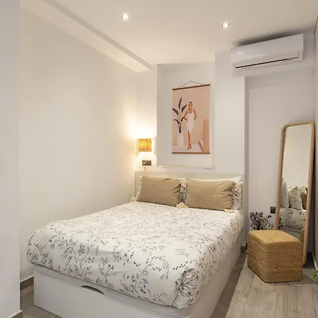 -malagasunapts- Quiet Courtyard Andes Perez * Malaga